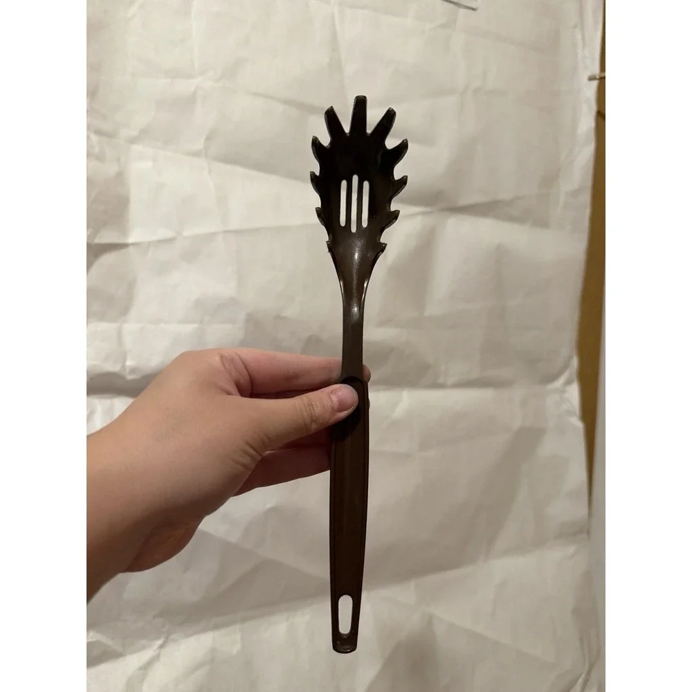 EKCO Vintage nylon spaghetti server Brown